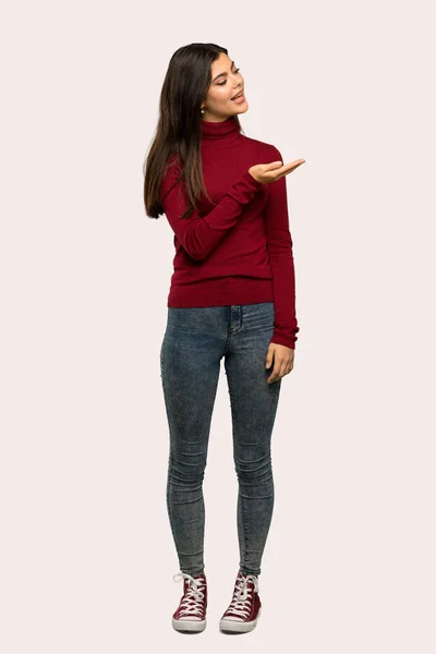 Full Length Shot Teenager Girl Turtleneck Presenting Idea While Looking — Stock Photo, Image