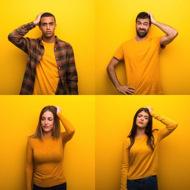 Hayal kırıklığı ifadesi olan ve anlamayan bir grup insan.