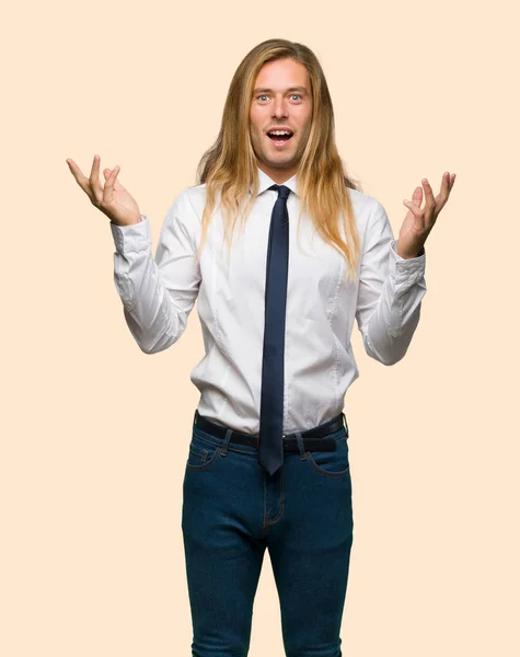 Blond Businessman Long Hair Surprise Shocked Facial Expression Isolated Background — Stock Photo, Image