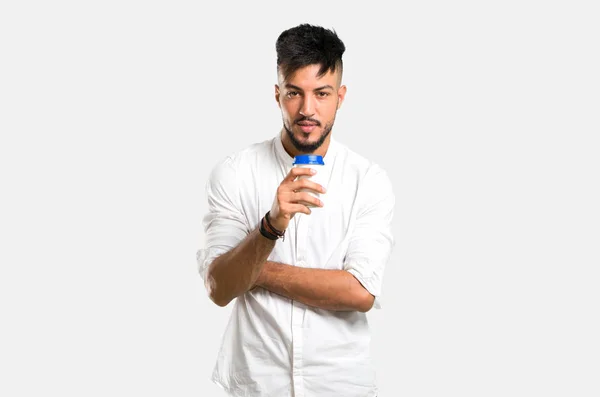 Hombre Joven Árabe Con Camisa Blanca Sosteniendo Café Caliente Taza —  Fotos de Stock