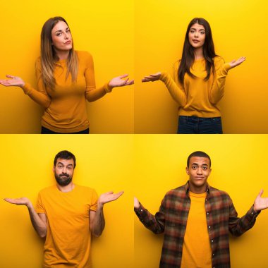 Yükseltme sırasında şüpheleri kişi eller ve kollar