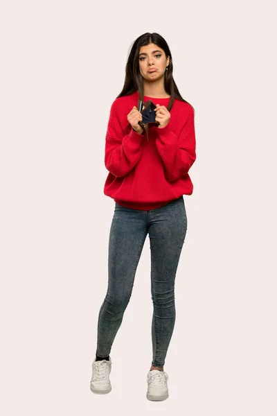 Pełnej Długości Strzał Nastolatek Dziewczyny Czerwony Sweter Gospodarstwa Portfel Białym — Zdjęcie stockowe