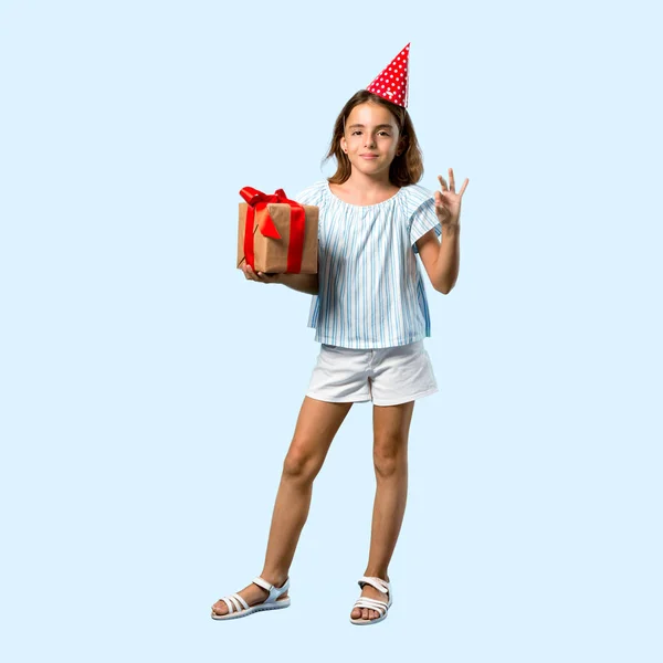 Corpo Pieno Bambina Una Festa Compleanno Con Regalo Che Mostra — Foto Stock
