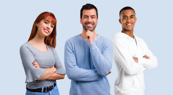 Gruppe Von Drei Freunden Die Stehen Und Eine Idee Denken — Stockfoto