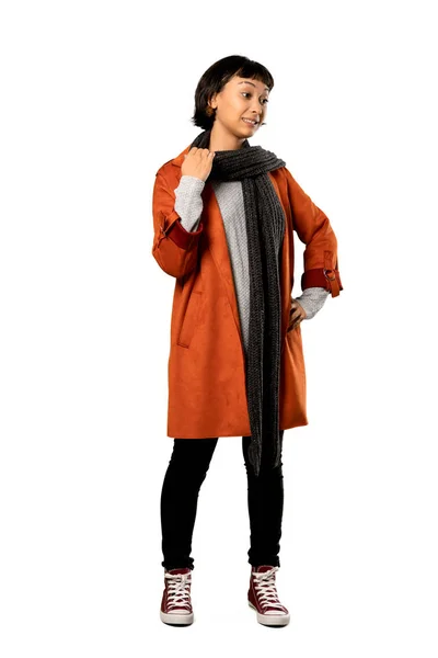 Eine Ganzkörperaufnahme Einer Frau Mit Kurzen Haaren Und Einem Mantel — Stockfoto