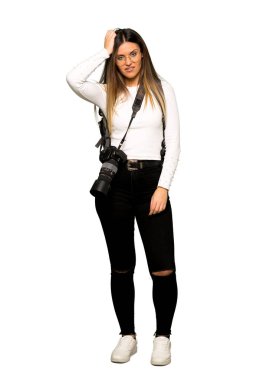 Genç fotoğrafçı kadının hayal kırıklığı ve anlayış değil bir ifade ile tam vücut