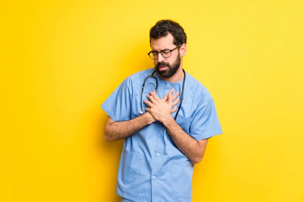 Cirurgião Médico Homem Tendo Uma Dor Coração — Fotografia de Stock