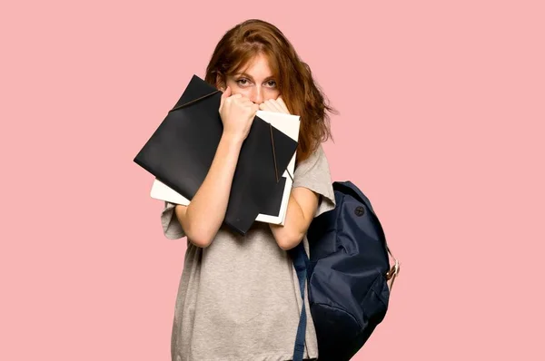 Junge Rothaarige Studentin Ist Ein Wenig Nervös Und Ängstlich Und — Stockfoto