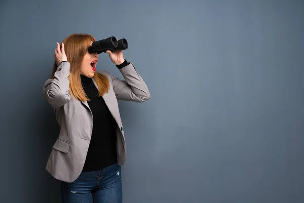 Redhead Business Woman Looking Distance Binoculars — Stock Photo, Image