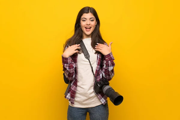 Teenager Traveler Girl Wall — Stock Photo, Image