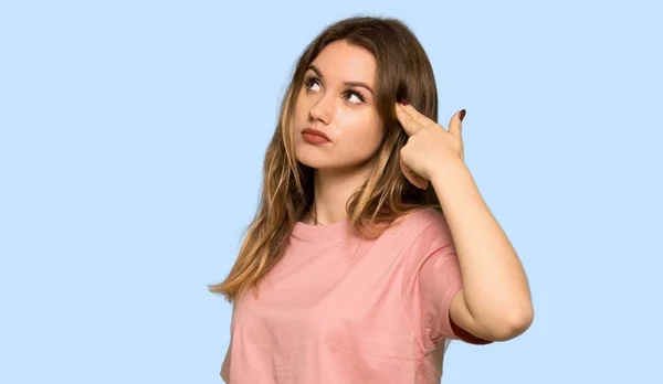 Tiener Meisje Met Roze Sweater Met Problemen Zelfmoord Gebaar Maken — Stockfoto