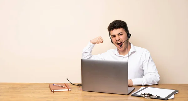 Telemarketer Man Doing Strong Gesture — Stock Photo, Image