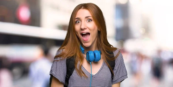 Redhead Student Woman Surprise Shocked Facial Expression City — Stock Photo, Image