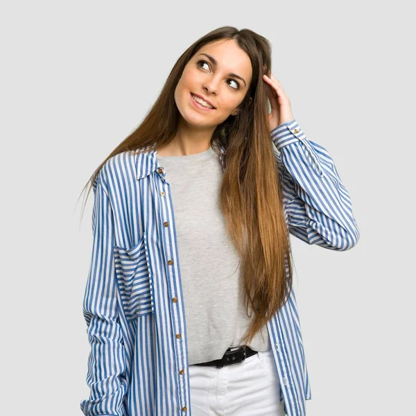 Jong Meisje Met Gestreepte Shirt Denken Een Idee Tijdens Het — Stockfoto