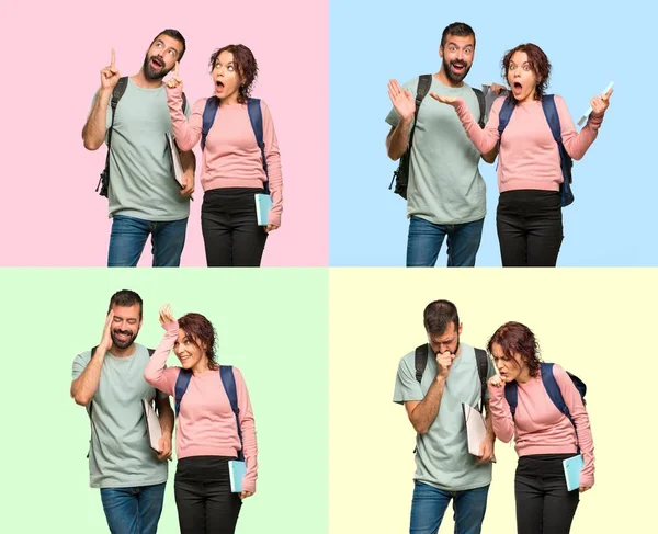 Conjunto Dos Estudiantes Con Mochilas Libros Con Expresión Sorpresa —  Fotos de Stock