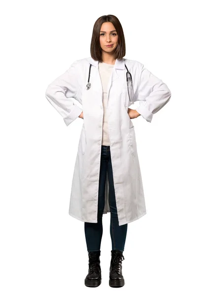Una Toma Completa Una Joven Doctora Enojada Sobre Fondo Blanco — Foto de Stock