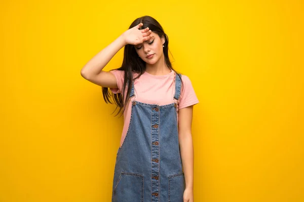 Teenager Girl Yellow Wall Tired Sick Expression — Stock Photo, Image