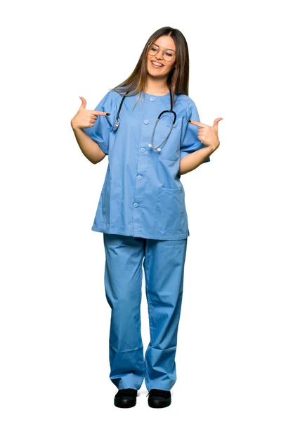 若い看護師の誇りと自己満足の完全なボディ コンセプト自分が大好き — ストック写真