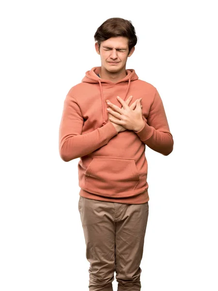 Tiener Man Met Sweatshirt Een Pijn Het Hart Hebben Geïsoleerd — Stockfoto