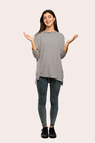 Uma Foto Completa Uma Adolescente Com Camisa Listrada Com Expressão — Fotografia de Stock