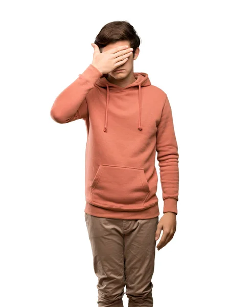 Teenager Mit Sweatshirt Das Die Augen Mit Den Händen Verdeckt — Stockfoto