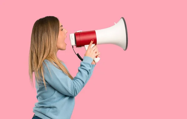 Blonde Woman Blue Shirt Shouting Megaphone Announce Something Lateral Position — Stock Photo, Image