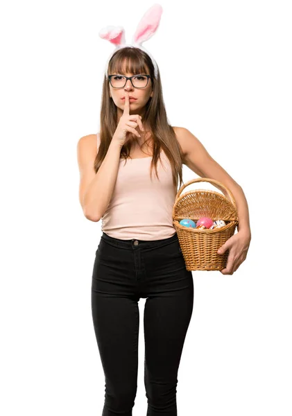 Junge Frau Trägt Osterhasenohren Und Zeigt Ein Zeichen Der Stille — Stockfoto