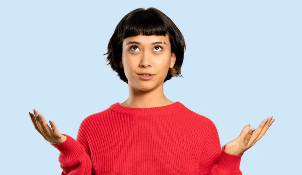 Kurzhaariges Mädchen Mit Rotem Pullover Frustriert Über Eine Schlimme Situation — Stockfoto