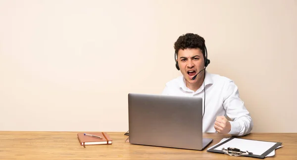 Telemarketer Man Frustrated Bad Situation — Stock Photo, Image