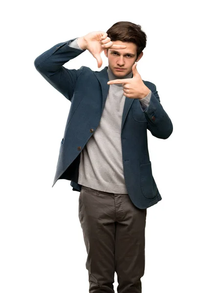 Hombre Adolescente Con Cuello Alto Enfocando Cara Símbolo Encuadre Sobre — Foto de Stock