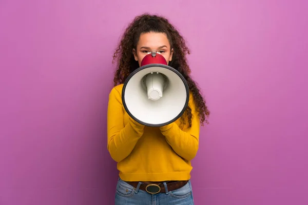 Teenager Girl Purple Wall Shouting Megaphone — Stock Photo, Image