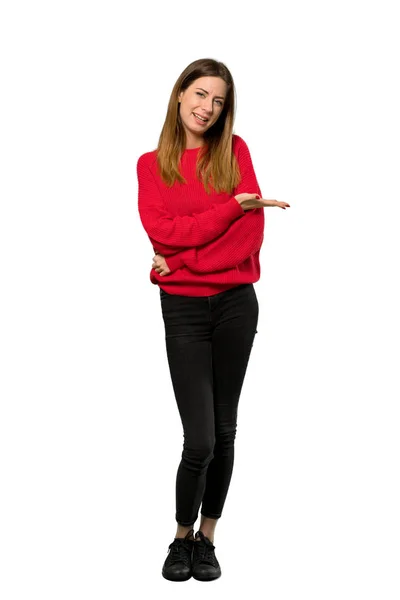 Pełnej Długości Strzał Młoda Kobieta Czerwony Sweter Przedstawiając Pomysł Jednocześnie — Zdjęcie stockowe