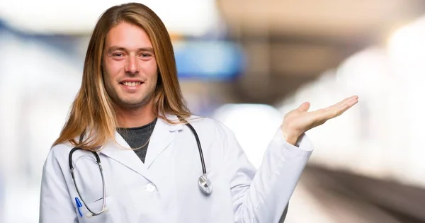 Doctor Man Holding Copyspace Imaginary Palm Insert Hospital — Stock Photo, Image