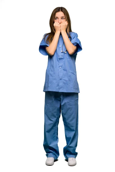 Cuerpo Completo Enfermera Joven Está Poco Nerviosa Asustada Poniendo Las — Foto de Stock