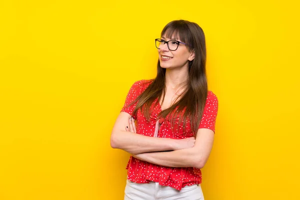 Young Woman Yellow Wall Happy Smiling — Stock Photo, Image