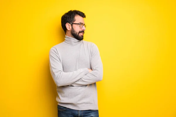 Homme Avec Barbe Col Roulé Est Peu Nerveux Effrayé Appuyant — Photo