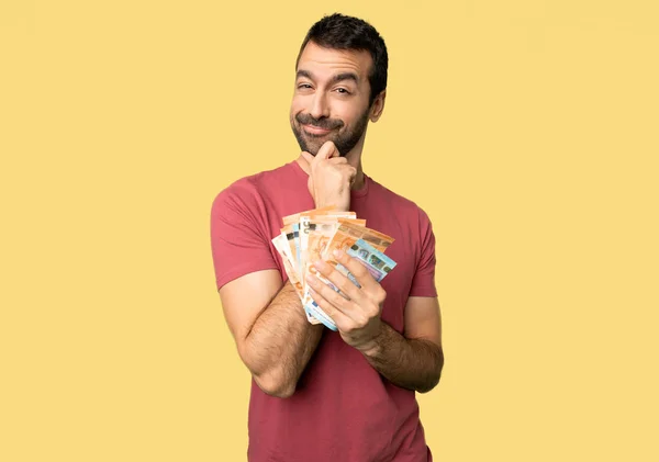 Hombre Tomando Montón Dinero Sonriendo Mirando Hacia Frente Con Cara — Foto de Stock