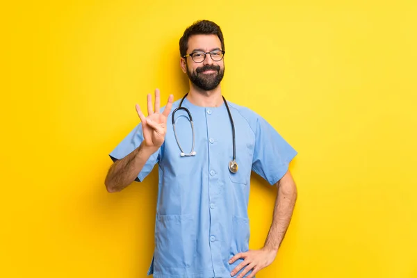 Хірург Лікар Чоловік Щасливий Рахуючи Чотири Пальцями — стокове фото