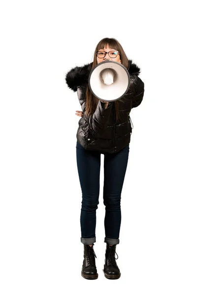 Ganzkörperaufnahme Einer Frau Mit Brille Die Durch Ein Megafon Schreit — Stockfoto