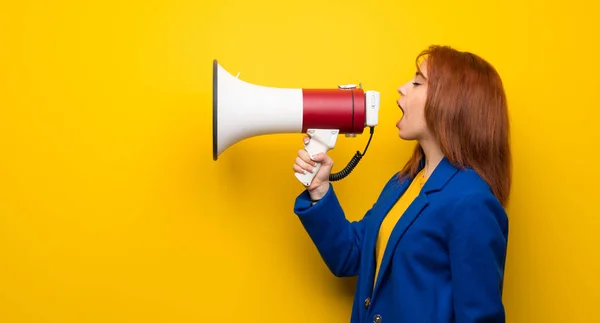 Young Redhead Woman Trench Coat Shouting Megaphone — Stock Photo, Image