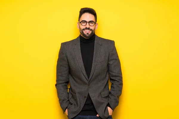 Retrato de homem bonito com barba — Fotografia de Stock