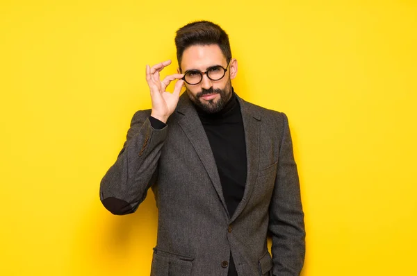 Retrato Homem Bonito Com Barba — Fotografia de Stock