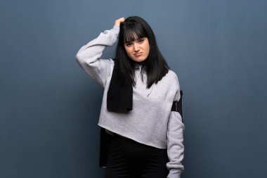 Hayal kırıklığı ve anlayış değil bir ifade ile genç spor kadın