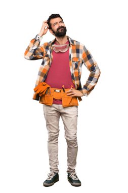 İzole beyaz arka plan üzerinde kafa çizilmemesi süre şüpheleri esnaf adam