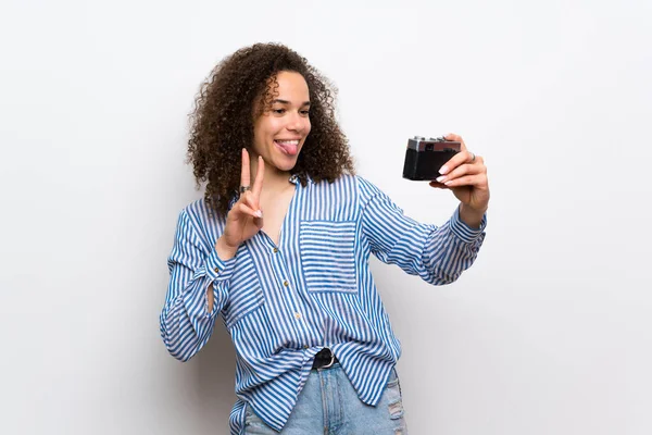 스트라이프 셔츠는 카메라를 들고와 도미니카 — 스톡 사진