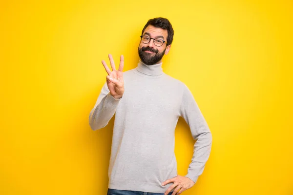 Muž Bradkou Rotukem Šťastný Tři Prsty — Stock fotografie