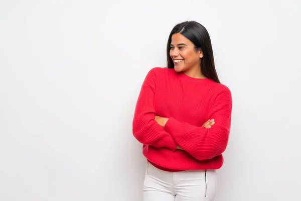 Jovem Colombiana Com Camisola Vermelha Sorrindo — Fotografia de Stock