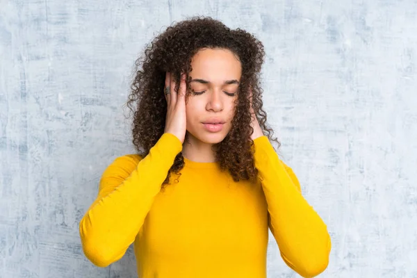 Dominican Woman Isolated Green Background Unhappy Frustrated Something Negative Facial — Stock Photo, Image