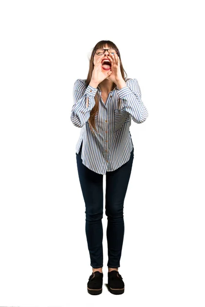 Ganzkörperaufnahme Einer Frau Mit Brille Die Schreit Und Etwas Ankündigt — Stockfoto