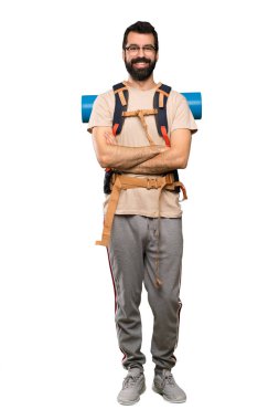 Uzun yürüyüşe çıkan kimse adam gözlüklü ve izole beyaz arka plan üzerinde mutlu